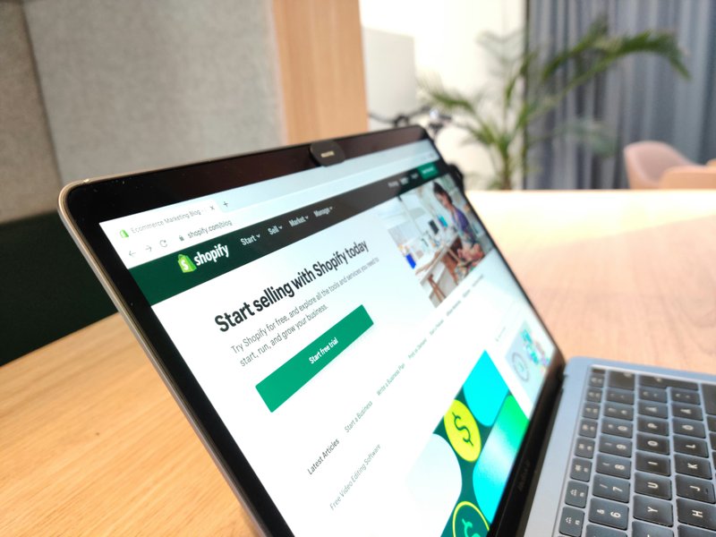 Top 10 Ecommerce Platforms for Small Business Owners in 2025